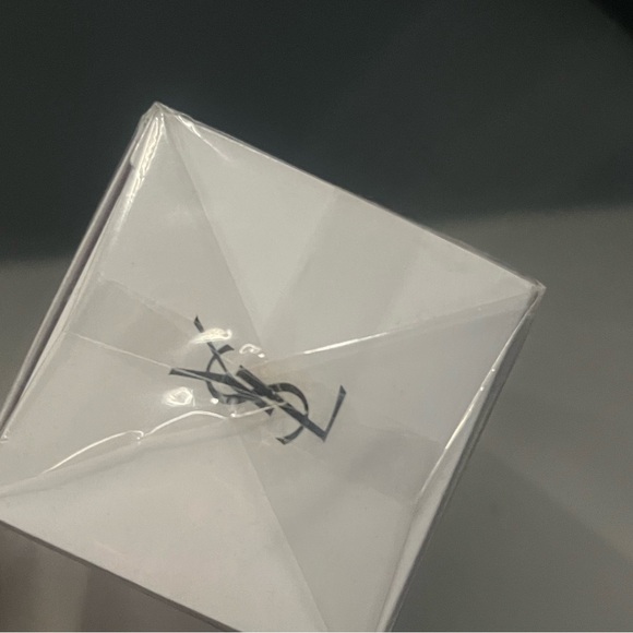 Yves Saint Laurent Pure Shots Essence 150ml - Picture 6 of 6